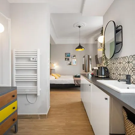 Bright & Cosy W Terrace Ac Appartement